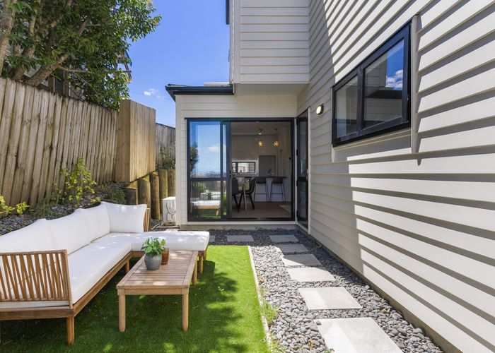 at 804 East Coast Road, Pinehill, North Shore City, Auckland