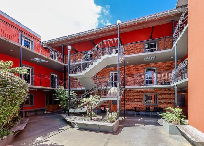  at 1/2 Manor Place, Dunedin Central, Dunedin