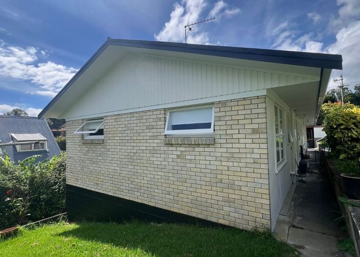  at 2/7 Dakota Avenue, Beach Haven, North Shore City, Auckland