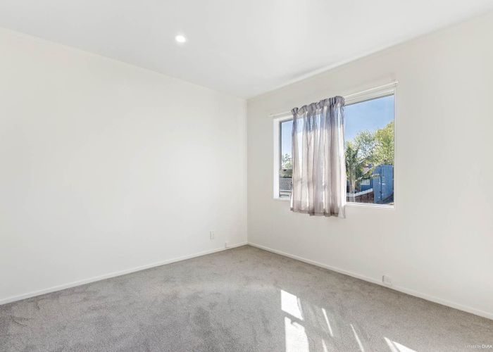  at 2A Pine Street, New Lynn, Waitakere City, Auckland