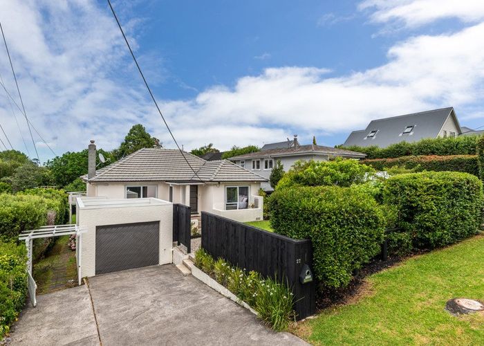  at 27 Creamer Avenue, Belmont, Auckland