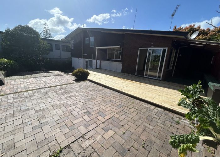  at 19 South Lynn Road, Titirangi, Waitakere City, Auckland