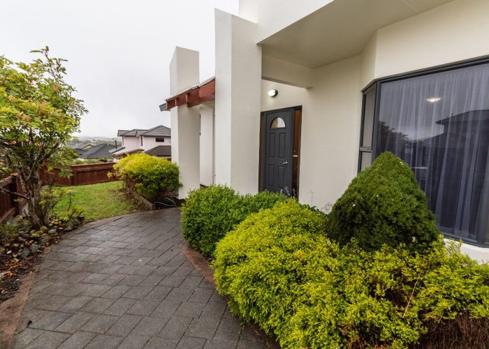  at 4 White Pine Avenue, Woodridge, Wellington, Wellington