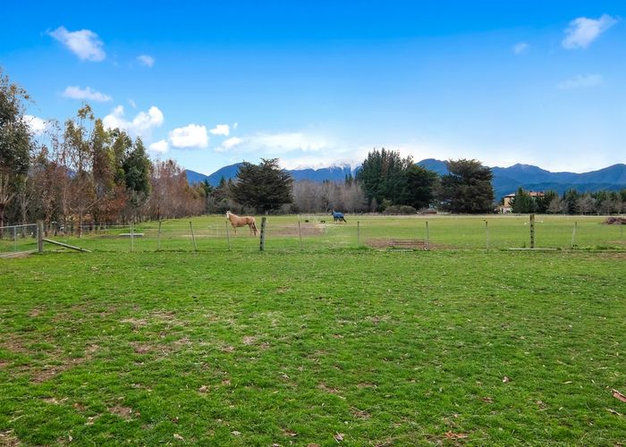  at 24 Seniors Road, Blenheim