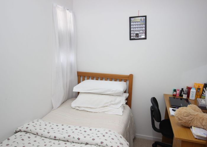  at 2/8 Almond Place, Mount Wellington, Auckland City, Auckland