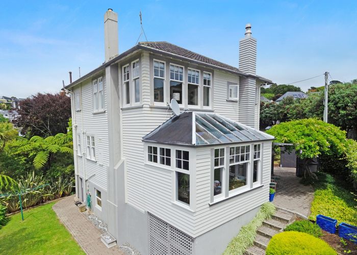  at 18 Homewood Crescent, Karori, Wellington