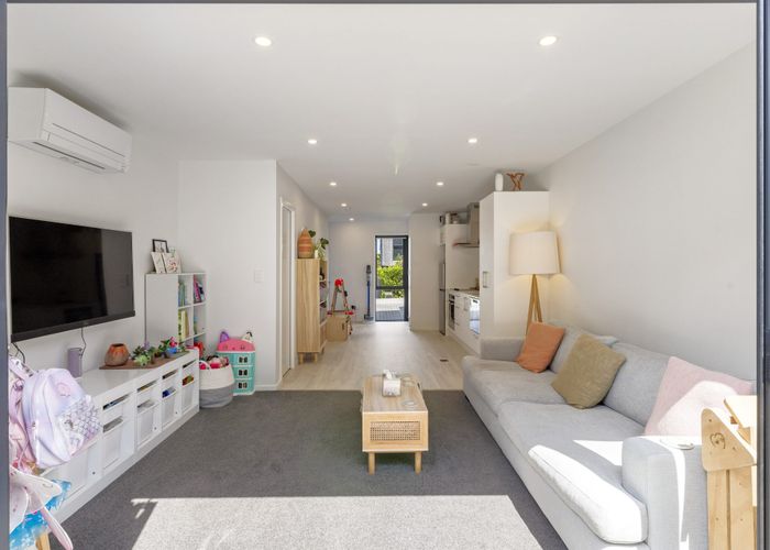  at 7/27 Price Crescent, Mount Wellington, Auckland