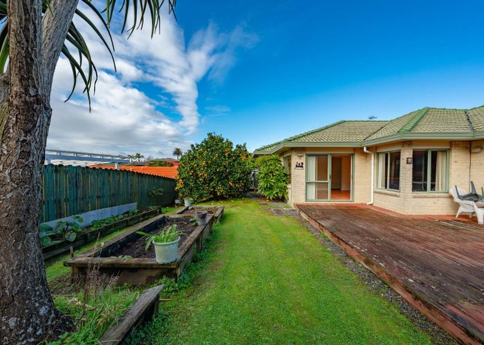  at 3 Rosebay Rise, Henderson, Waitakere City, Auckland