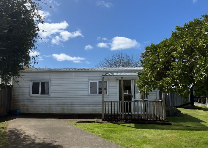  at 1/1 Titoki Street, Te Atatu Peninsula, Waitakere City, Auckland