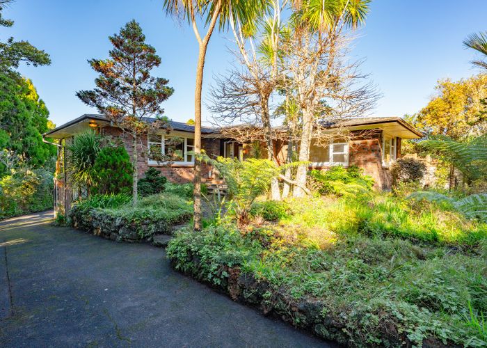  at 1090 Scenic Drive, Swanson, Waitakere City, Auckland