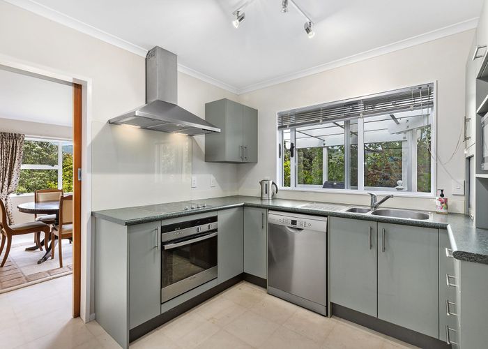  at 28 Bartlett Grove, Tawa, Wellington