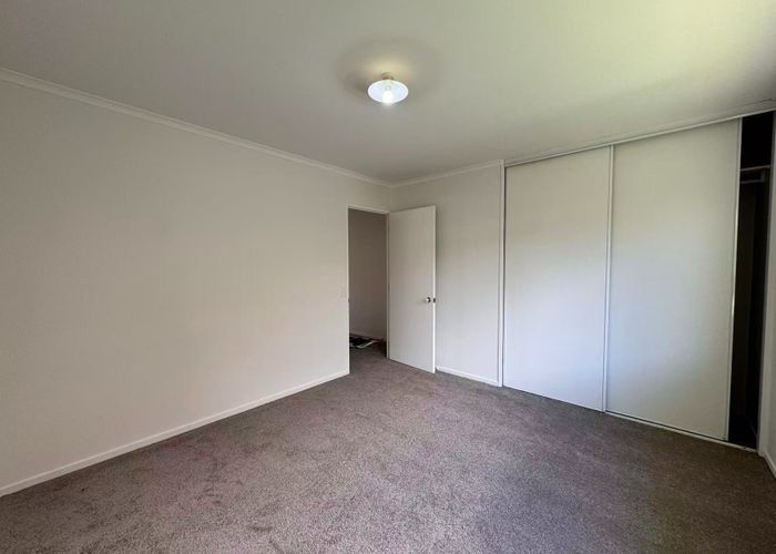  at 2/7 West Fairway, Golflands, Manukau City, Auckland