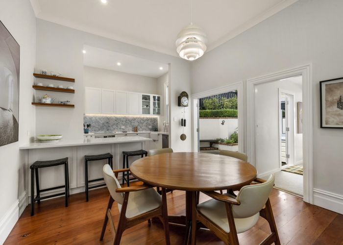  at 33 Grove Road, Kelburn, Wellington, Wellington