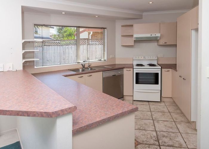  at 4/8 Saints Court, Manurewa, Manukau City, Auckland