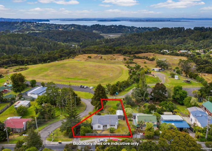  at 438 Huia Road, Laingholm, Auckland