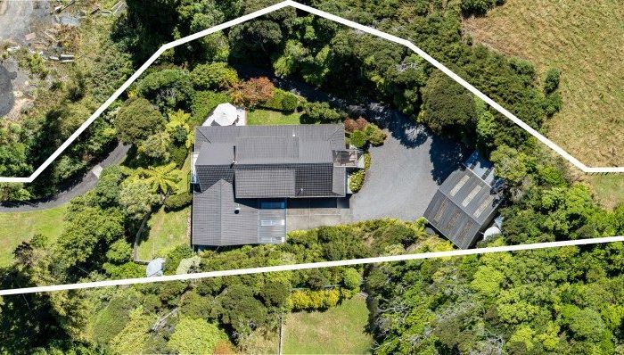  at 33 Paremata Haywards Road, Porirua