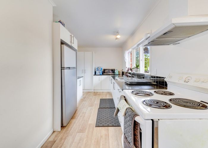  at 43 Hallberry Road, Mangere East, Auckland
