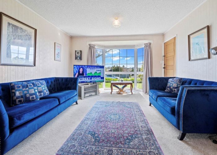  at 2/44 Aberfeldy Avenue, Highland Park, Auckland