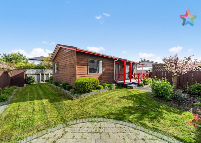  at 2/37 Leighton Avenue, Waiwhetu, Lower Hutt
