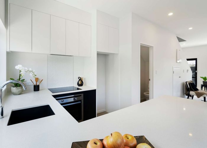  at 8/24 Andrew Road, Howick, Manukau City, Auckland