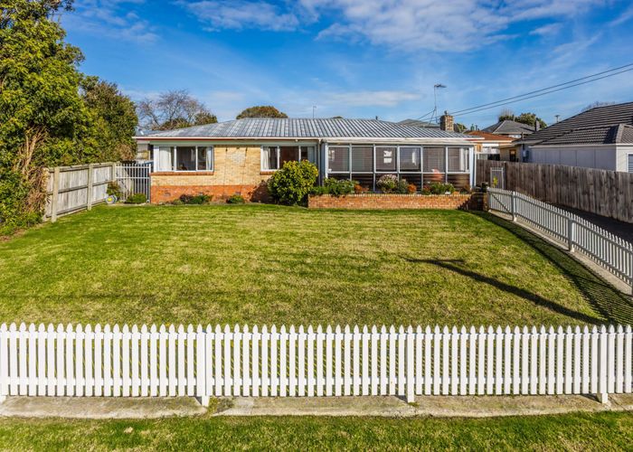  at 15 Fields Road, Manurewa, Manukau City, Auckland