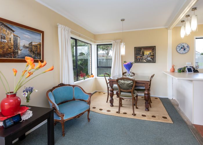  at 1/11 Majesty Place, Half Moon Bay, Auckland