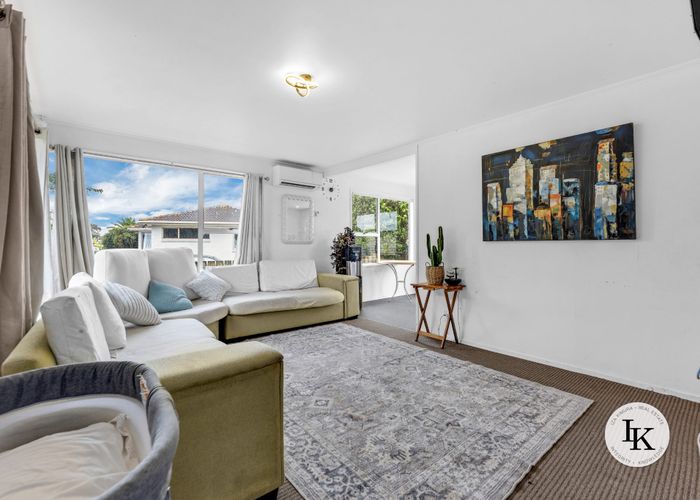  at 17 Desmond Place, Otara, Auckland