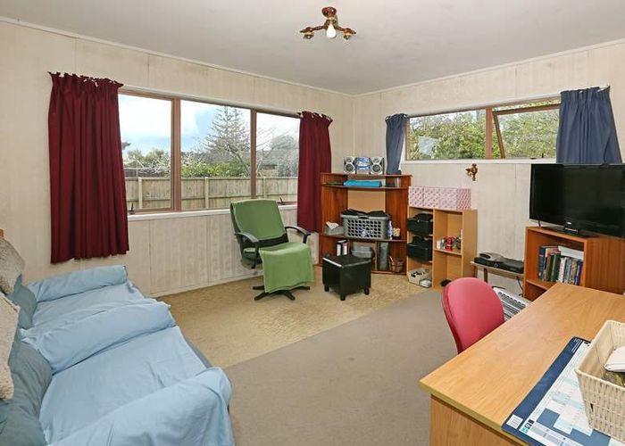  at 5 Rathgar Rd, Henderson, Waitakere City, Auckland