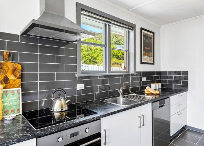  at 198 Waddington Drive, Naenae, Lower Hutt