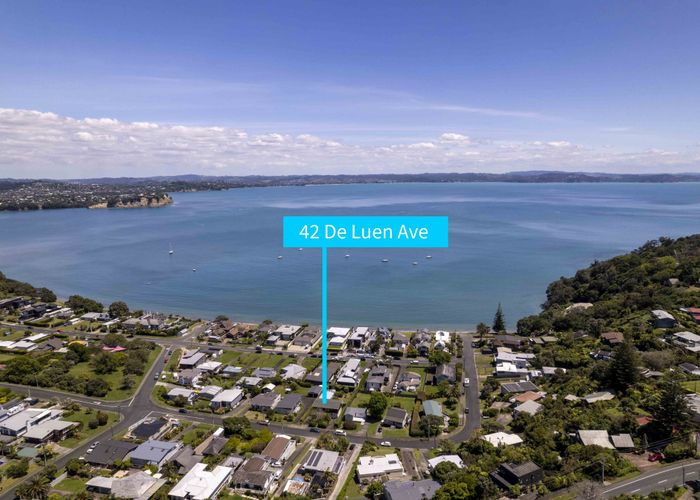  at 42 De Luen Avenue, Tindalls Beach, Whangaparaoa