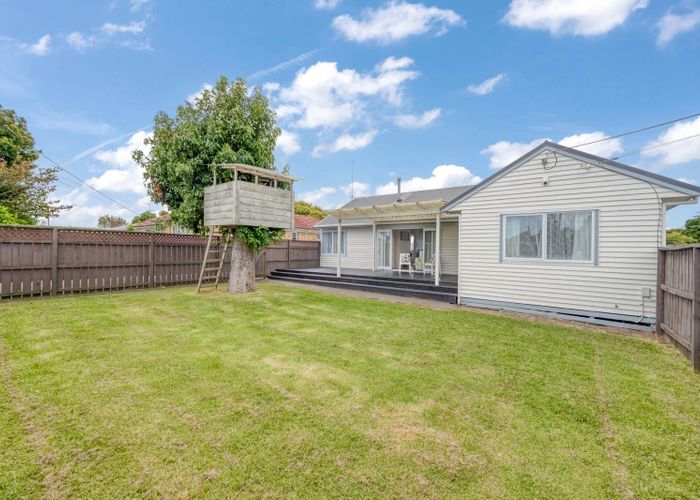  at 1/225 Birkdale Road, Birkdale, North Shore City, Auckland