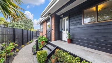  at 1/55 Alberta Street, Point Chevalier, Auckland