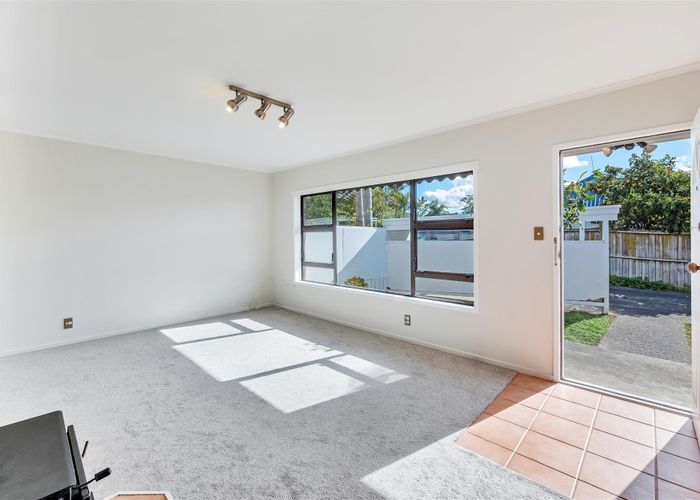  at 2/115 Mcleod Road, Te Atatu South, Auckland