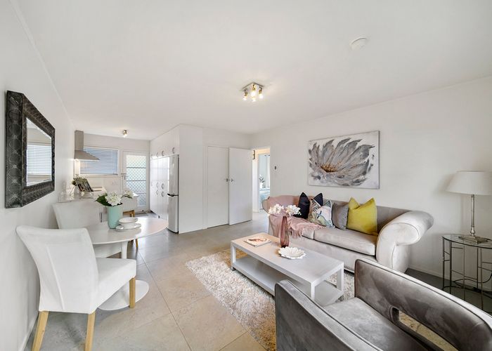  at 5/77 Wellington Street, Howick, Auckland