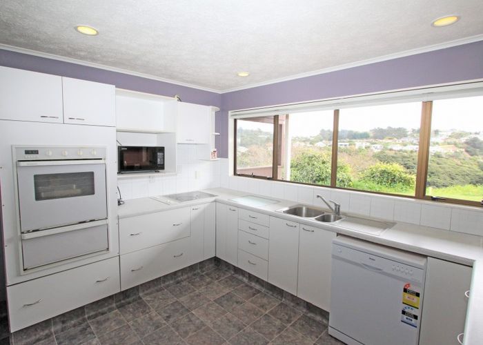  at 3 Mercury Way, Whitby, Porirua