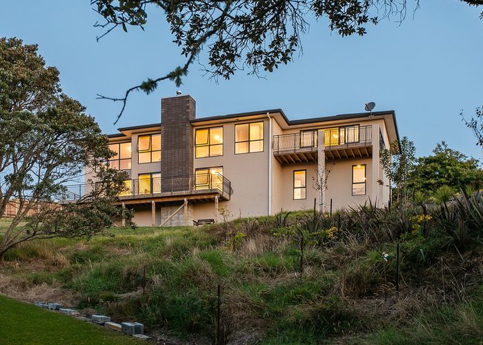  at 462 REDOUBT RD, Flat Bush, Auckland