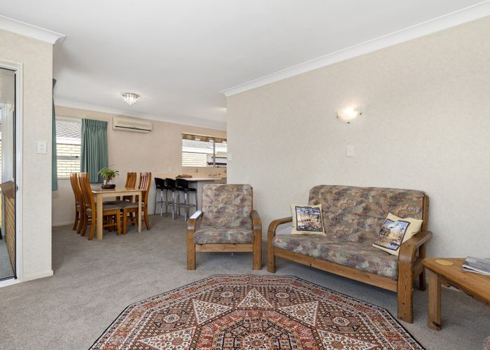  at 2/76 Mansels Road, Greerton, Tauranga