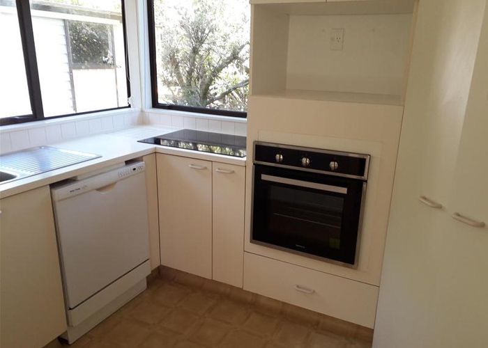  at 1/13 Pinewood Grove, Botany Downs, Auckland