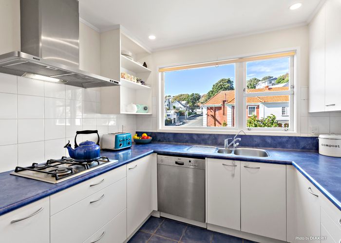  at 62 Glen Road, Kelburn, Wellington