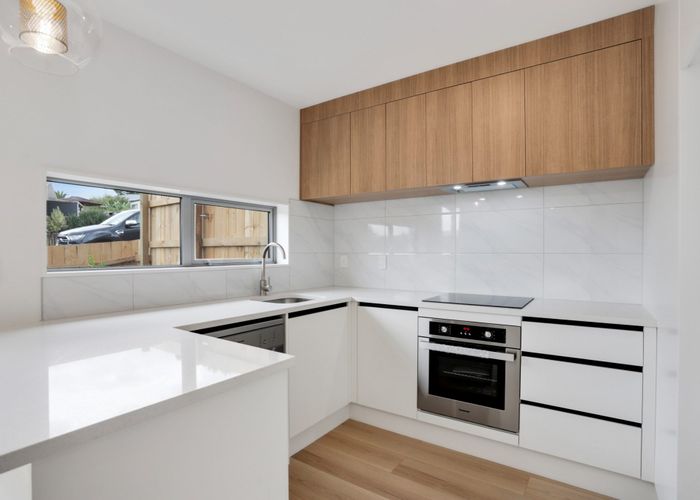  at 19B & 19E Chislehurst Street, Henderson, Waitakere City, Auckland