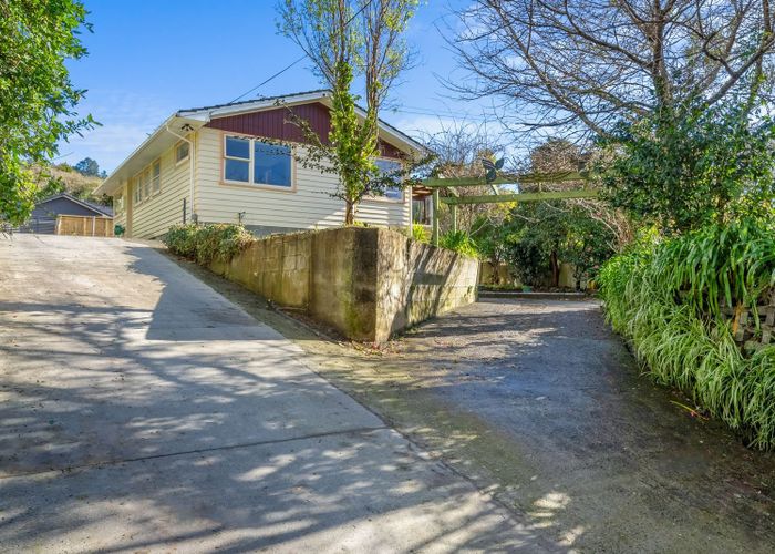  at 18 Forest Road, Pinehaven, Upper Hutt