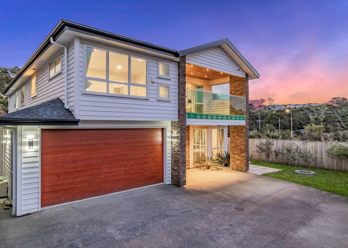  at 6 Lancia Way, Oteha, Auckland