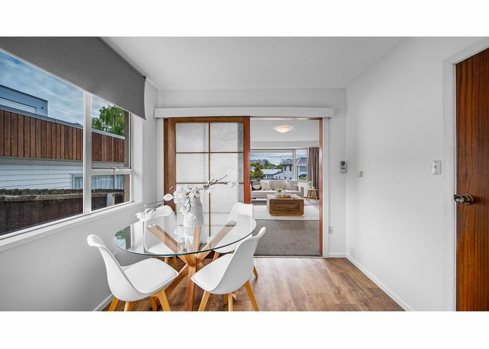  at 2/160 Centaurus Road, Saint Martins, Christchurch