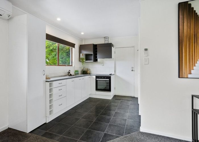  at 1/43 Seaton Road, Murrays Bay, North Shore City, Auckland