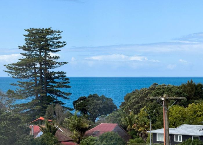  at 4/8 Park Rise, Campbells Bay, North Shore City, Auckland