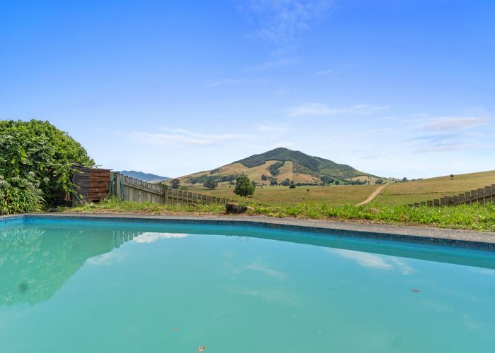  at 806 Te Kawa Road, Te Kawa
