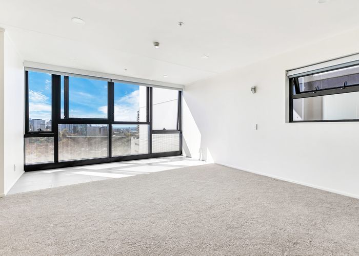  at 5R/16 Burton Street, Grafton, Auckland