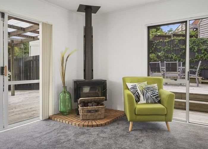  at 18 Cottam Grove, Northcross, North Shore City, Auckland