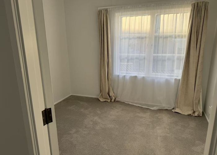  at 19 Raleigh Road, Northcote, North Shore City, Auckland