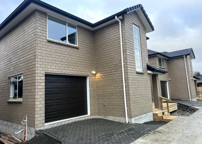  at 2/5 Oregon Ave, Avondale, Auckland City, Auckland